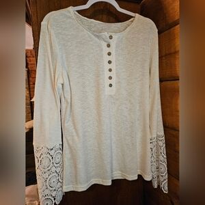 Women's Cream Henley Lace Sleeve Top-XL